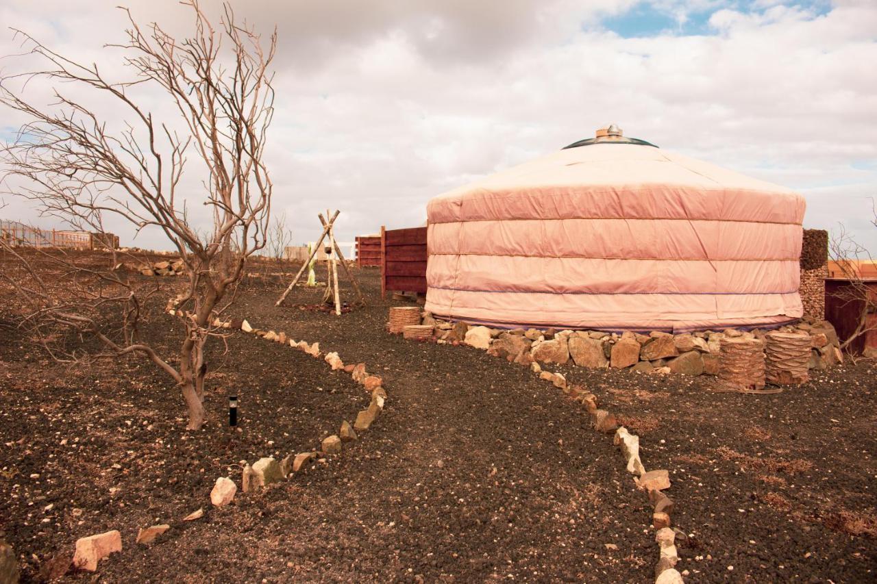Vinero Glamping Hotel Ajuy Esterno foto