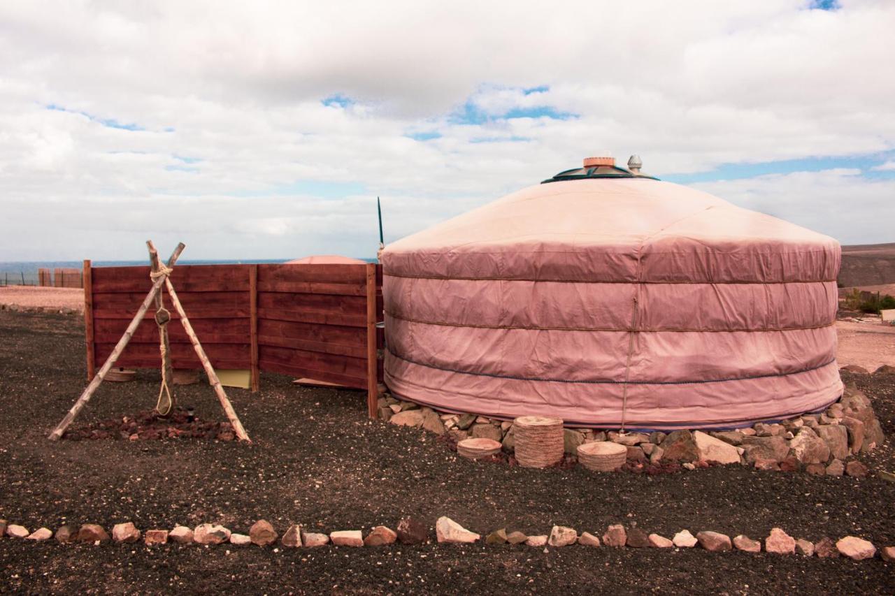 Vinero Glamping Hotel Ajuy Esterno foto